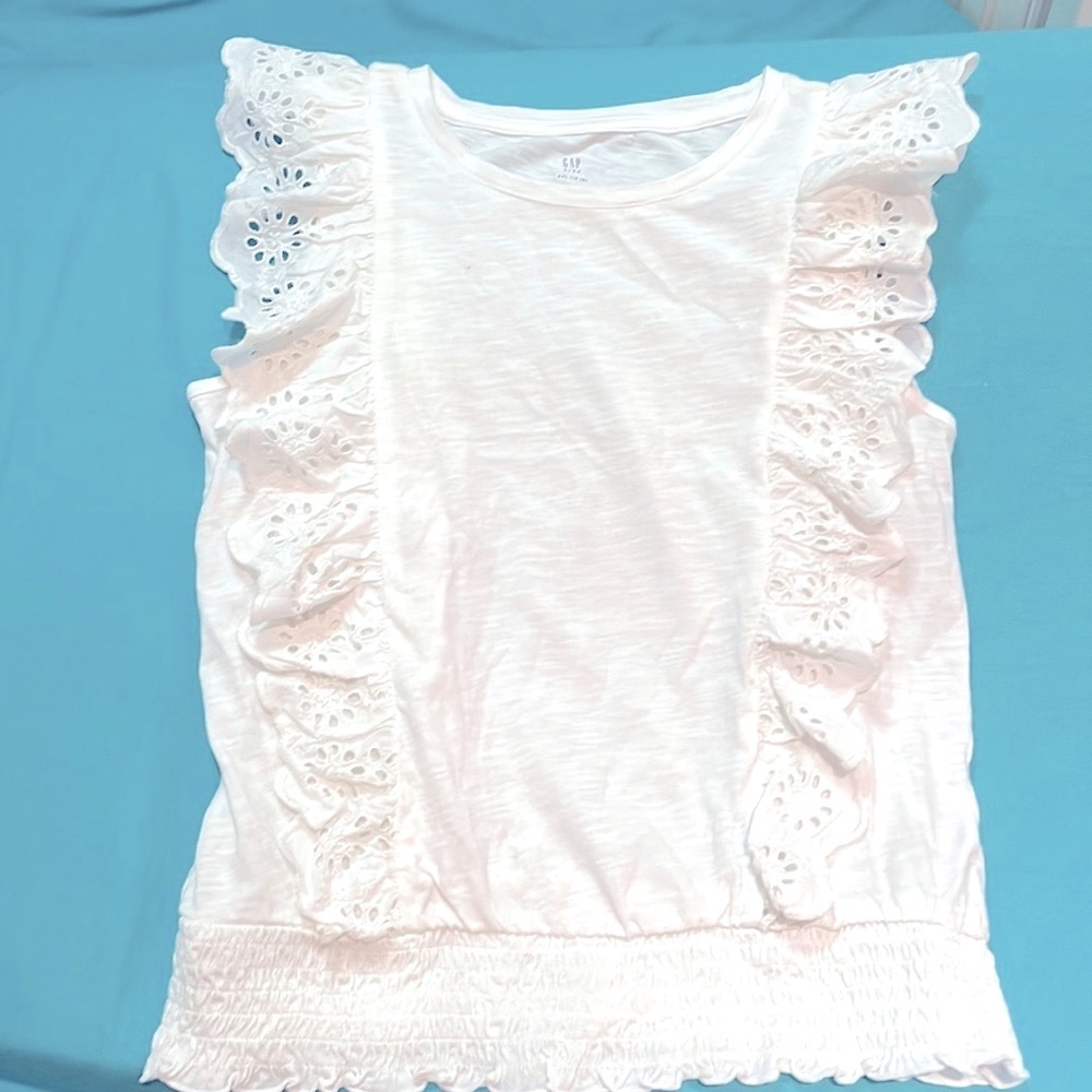 Gap White ruffle shirt size 14-16 Never worn - no tags